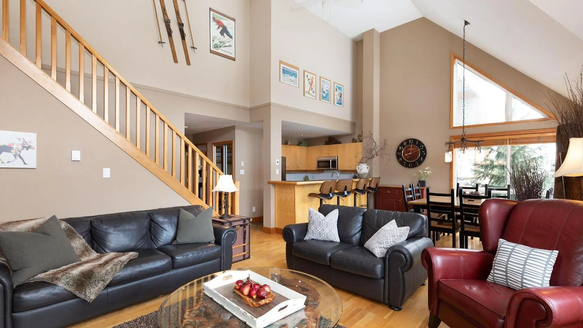 Holiday home Alpine Greens 8 | Bright Townhome Near Blackcomb, Walk Or Shuttle To Skiing, Secure Parking Whistler