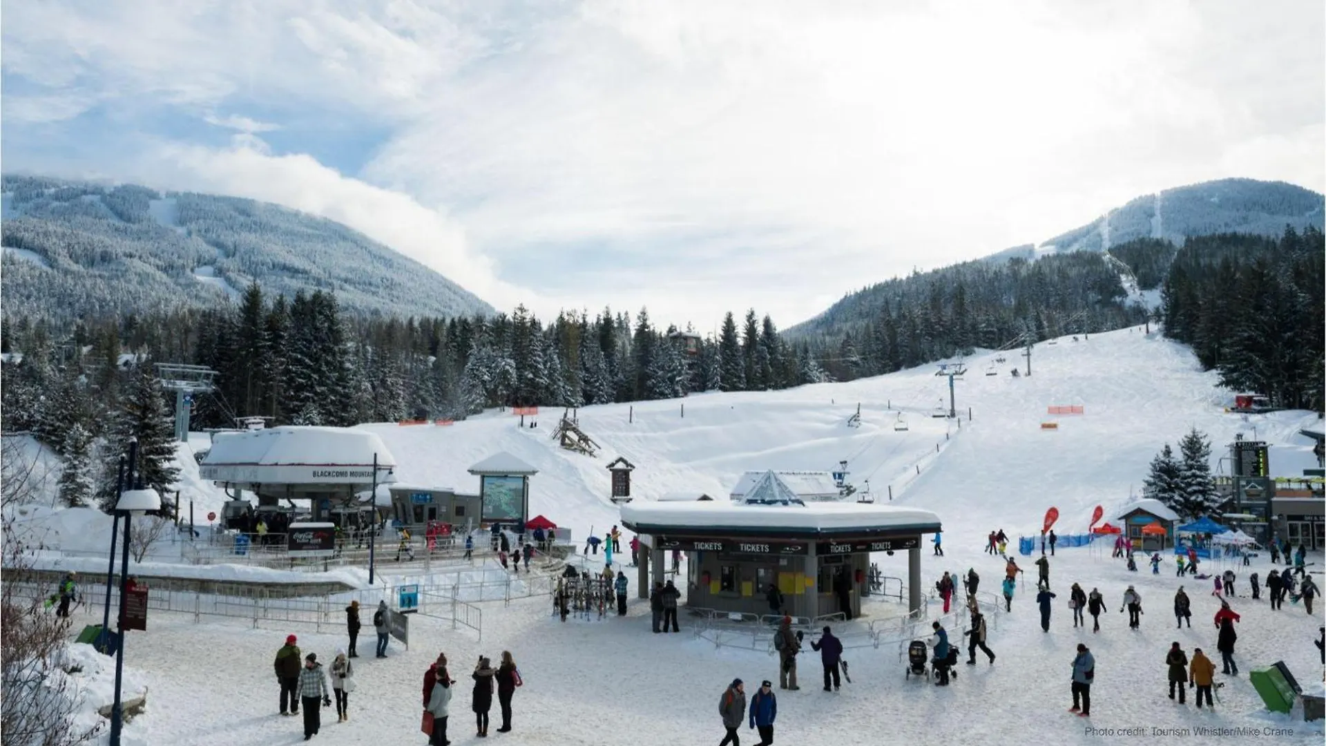 Alpine Greens 8 | Bright Townhome Near Blackcomb, Walk Or Shuttle To Skiing, Secure Parking Whistler Holiday home